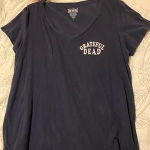Women’s 2x Grateful Dead v neck